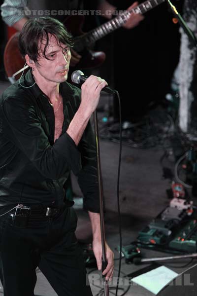 BRETT ANDERSON - 2010-02-05 - PARIS - Divan du Monde - 